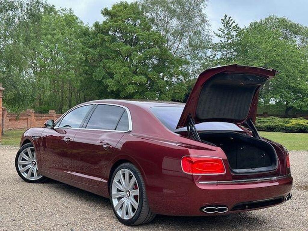 Bentley Flying Spur 4.0 V8